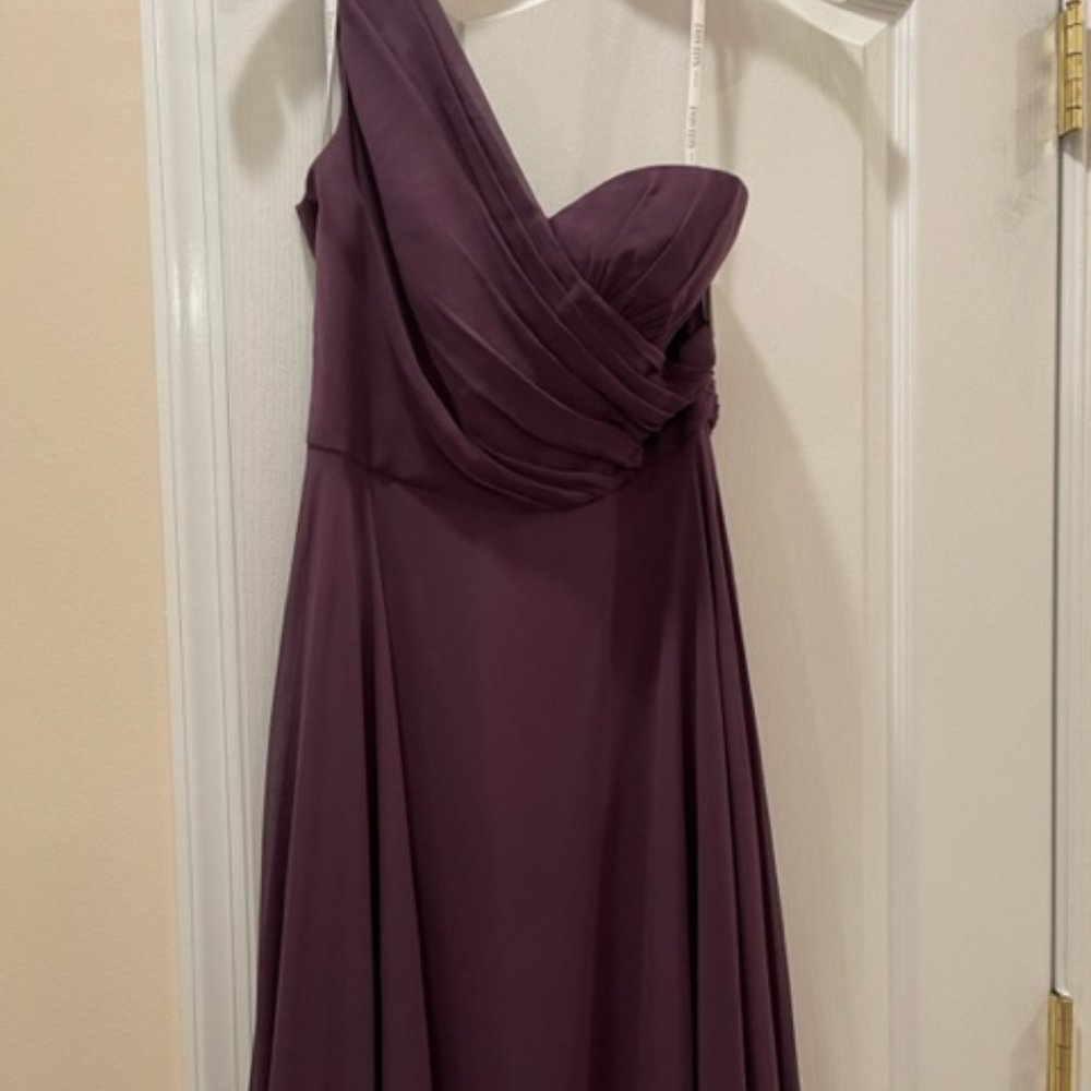 Party/ Formal dress with one shoulder, full skirt